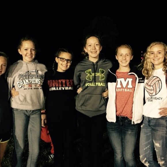 Meet your Posher, Addison - Picture 1 of 1